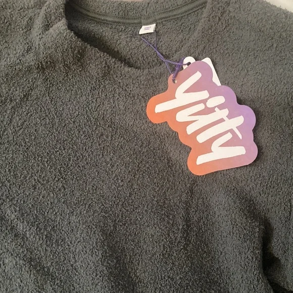 Fabletics Yitty Pet Me Crewneck Top NWT - Picture 7 of 8